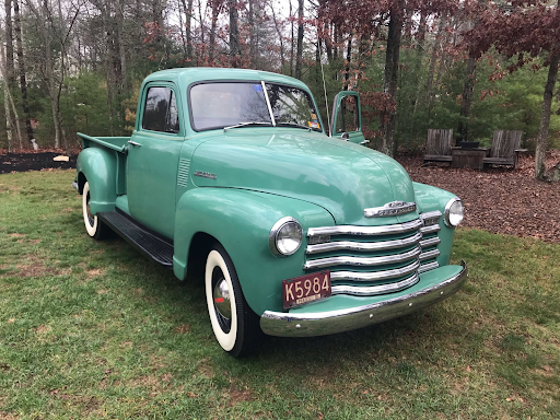 The Classic Beauty of a 1952 Chevrolet 3600 4